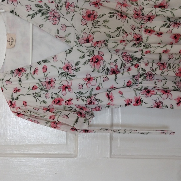 EMBER Women's Blouse Size M Short Sleeve Floral Print - Picture 2 of 10